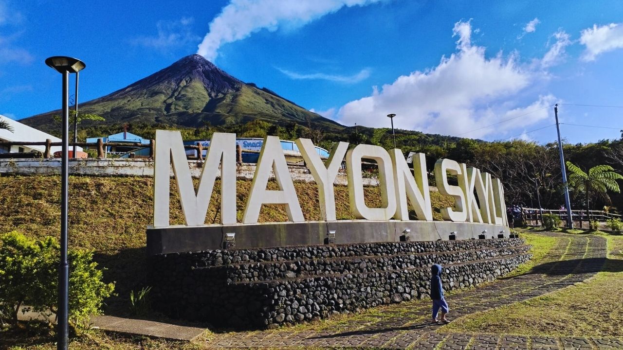 Mayon Skyline